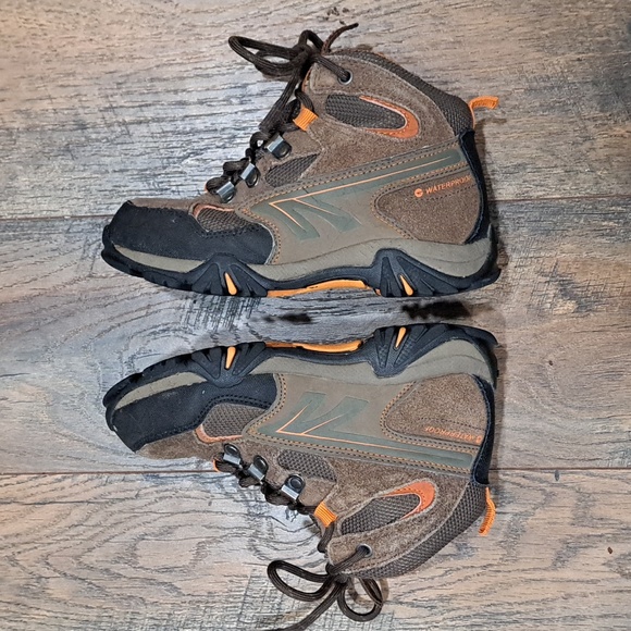 Hi-Tec Hiking Boots Youth * NOT a thrift store find - Picture 5 of 12